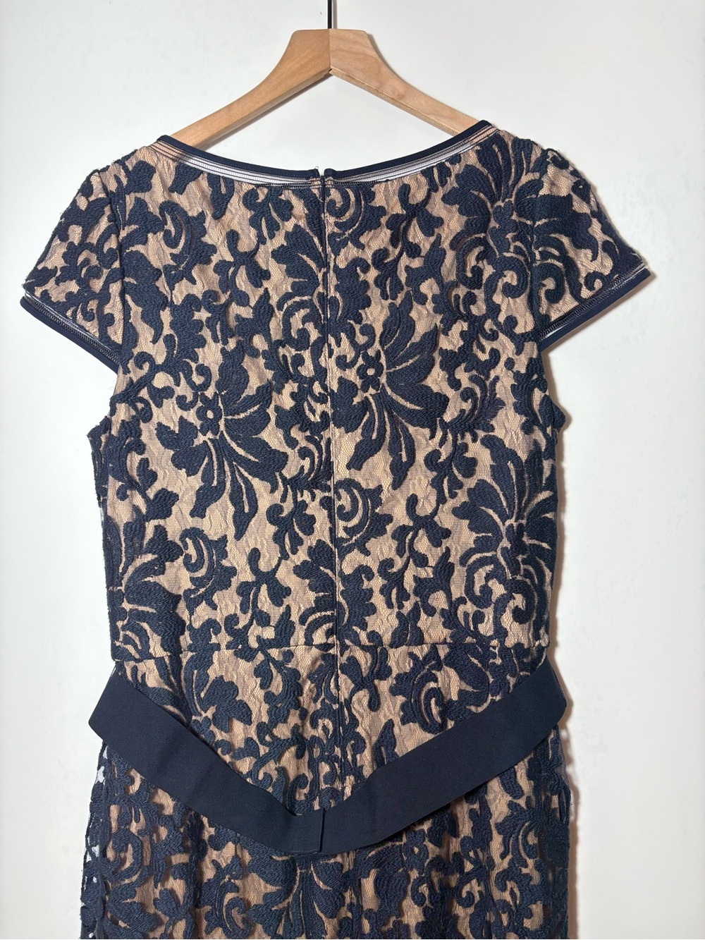 Tadashi Shoji Maxi Dress Women’s 16 Blue Gown Lace Mermaid Evening Victorian - Picture 10 of 15